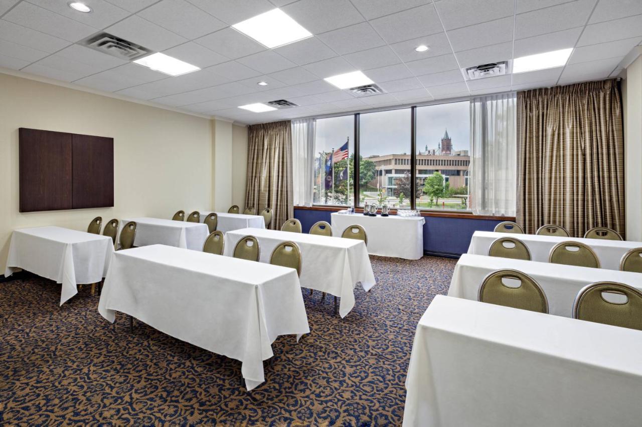 Hotel Sheraton And Conference Center 3*